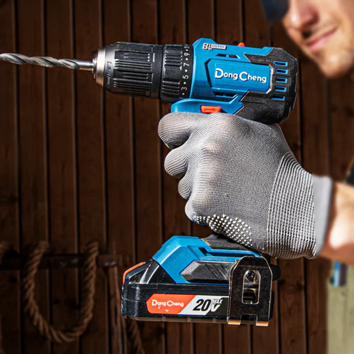 ⁦شنيور 20 فولت دقاق براشليس 50 نيوتن 1 بطاريه 2 امبير دونج شونج⁩ - الصورة ⁦3⁩